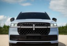 Lincoln presentó la nueva generación del popular y enorme Navigator del 2025