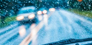 ¿Cuál es el Estado que tiene la tasa de mortalidad por lluvias más alta en las carreteras de los Estados Unidos?